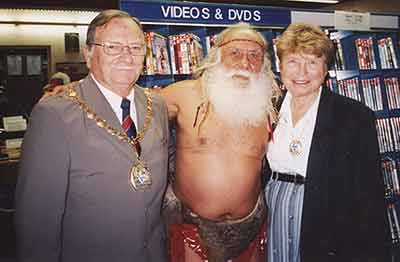 The Mayor of Essex and his wife with Francis